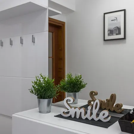 Laveruda With Balcony And Free Parking Апартаменти Пула