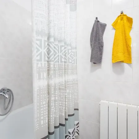 Laveruda With Balcony And Free Parking * Пула