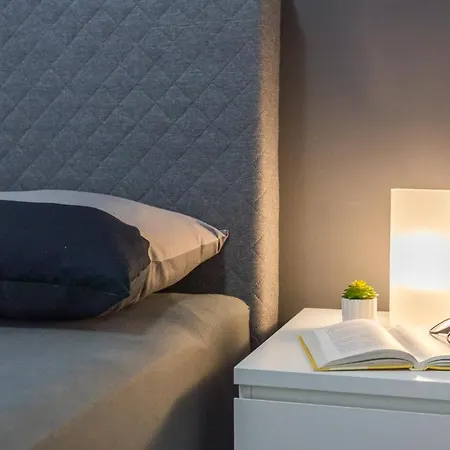 Apartman Laveruda With Balcony And Free Parking