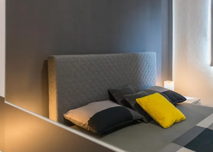 Laveruda With Balcony And Free Parking Apartmán Pula