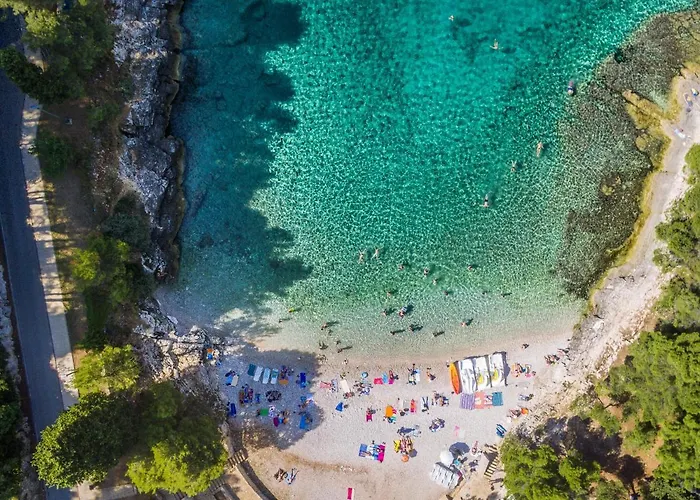 Laveruda With Balcony And Free Parking Apartmán Pula
