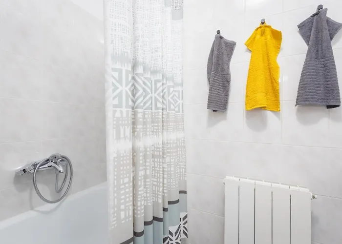 Laveruda With Balcony And Free Parking * Pula