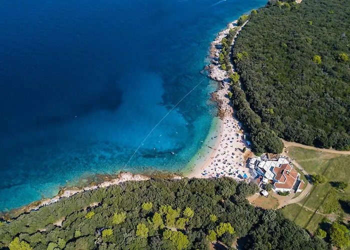 Laveruda With Balcony And Free Parking