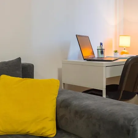 Laveruda With Balcony And Free Parking * プーラ